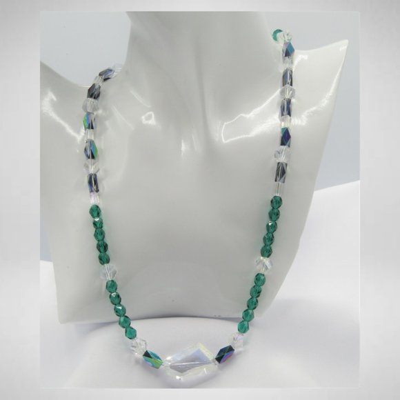 CONTESSA IN GREEN Beaded Jewelry Set - Picture 2 of 6